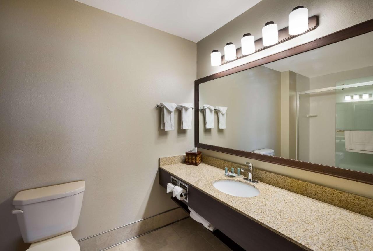 Best Western Vermillion Inn מראה חיצוני תמונה