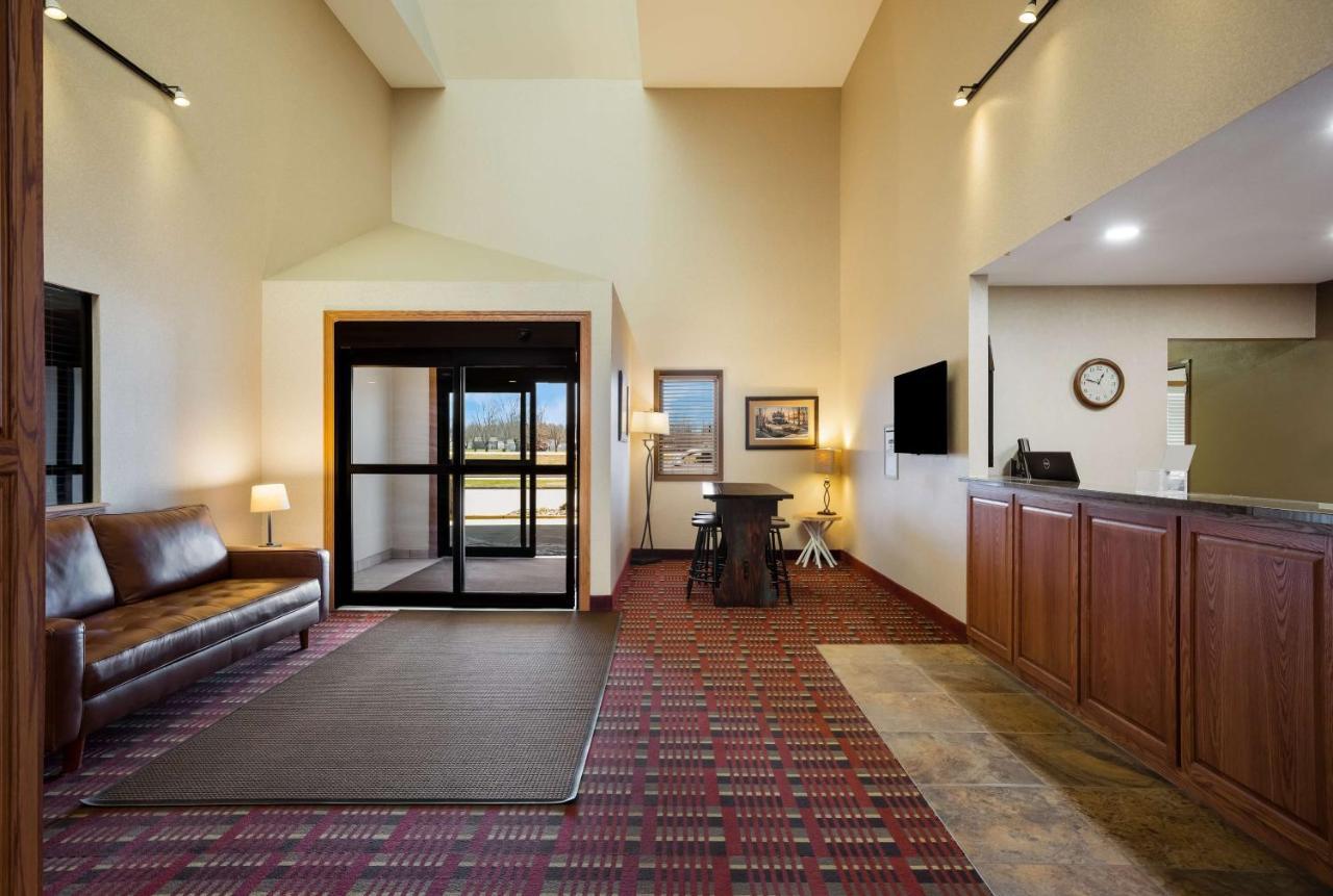 Best Western Vermillion Inn מראה חיצוני תמונה