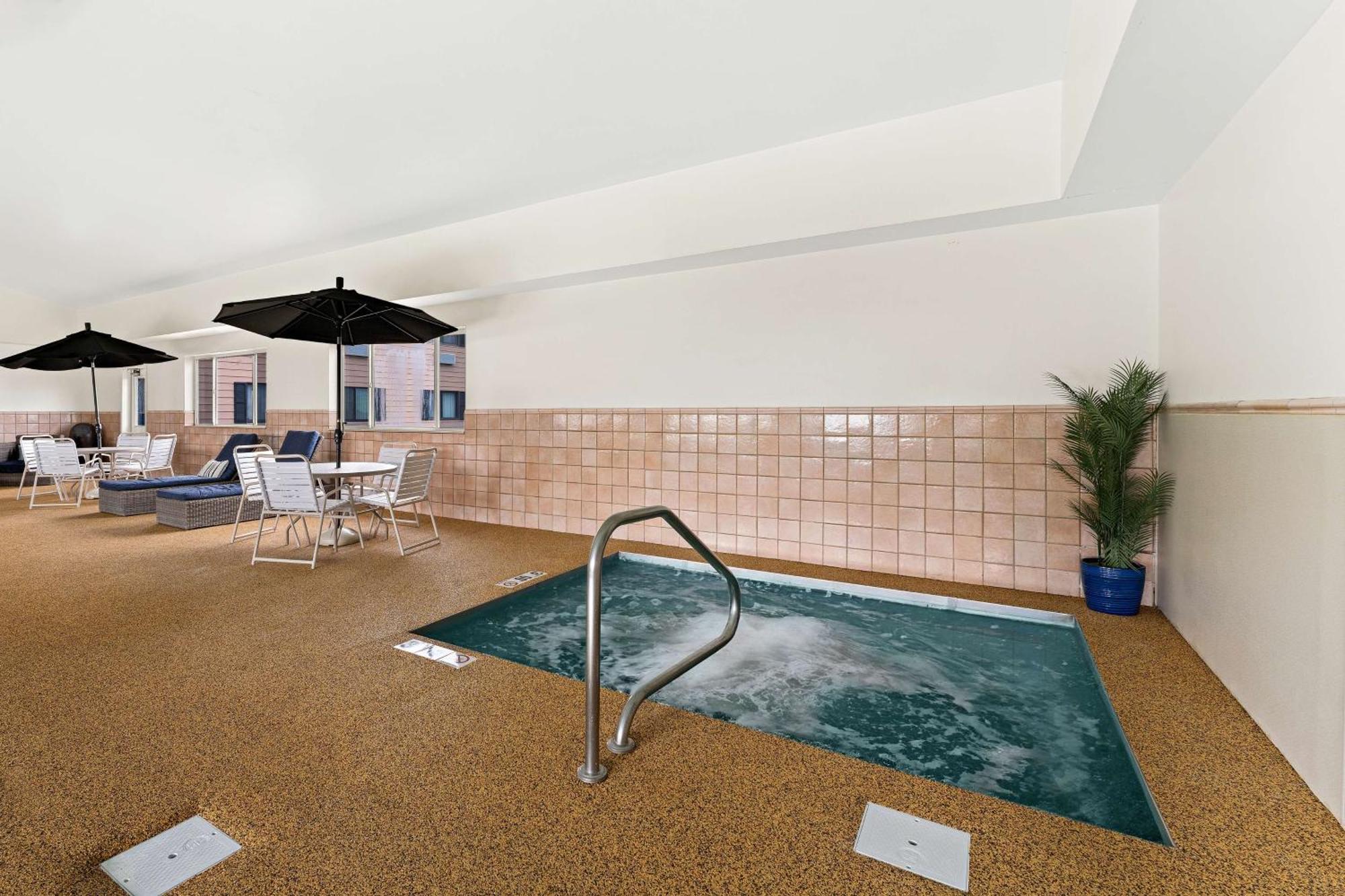 Best Western Vermillion Inn מראה חיצוני תמונה