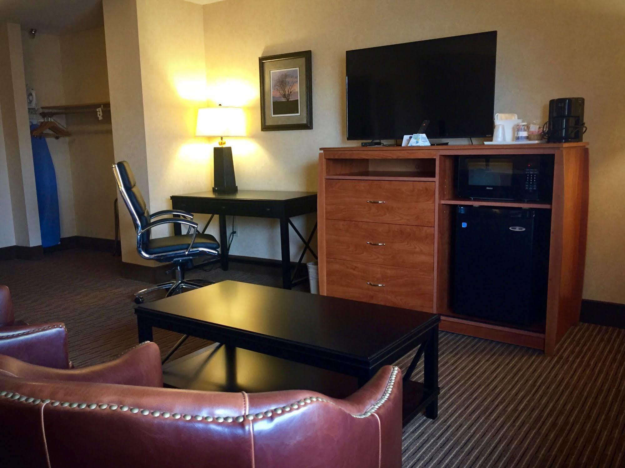 Best Western Vermillion Inn מראה חיצוני תמונה