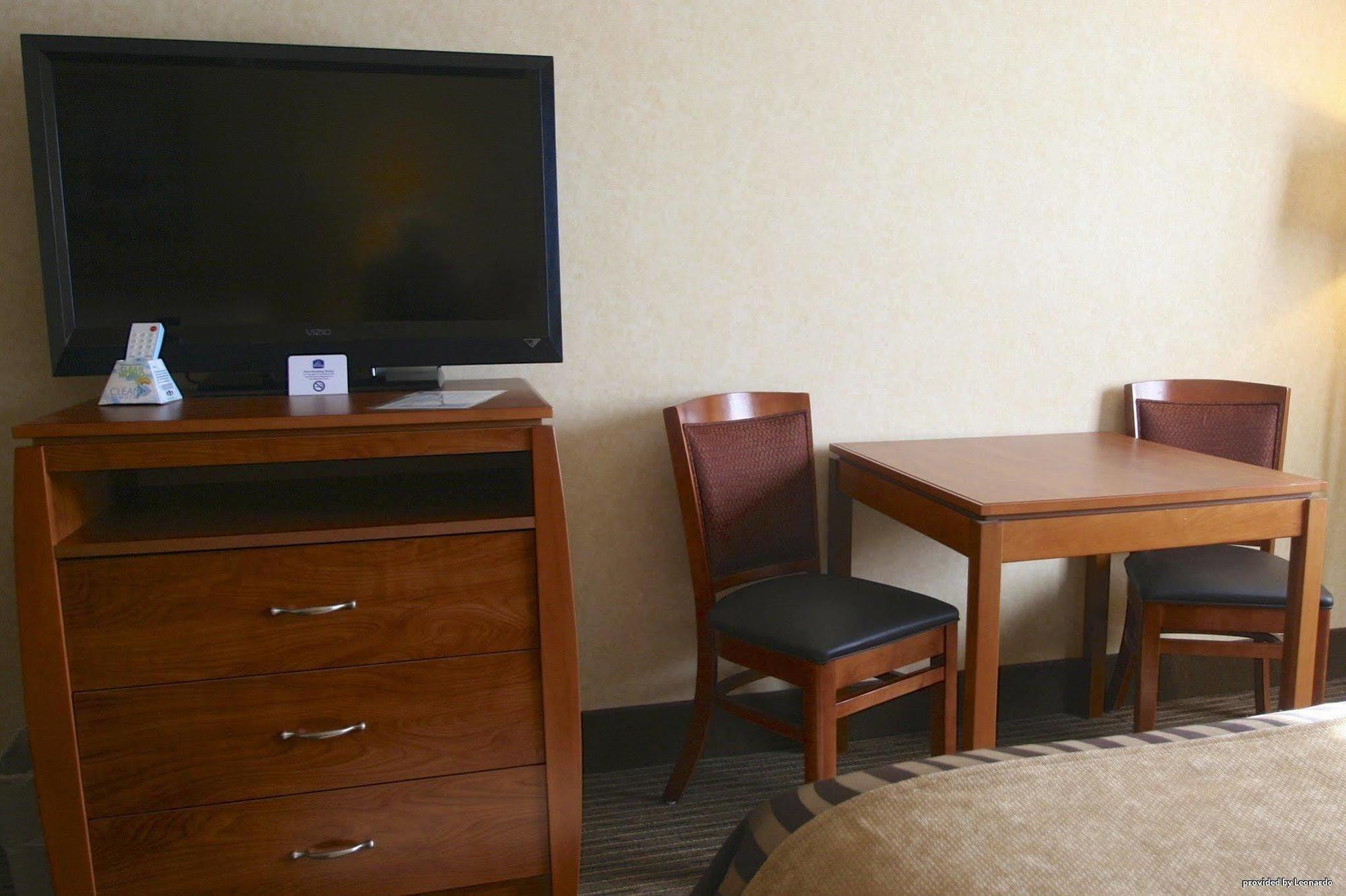 Best Western Vermillion Inn מראה חיצוני תמונה